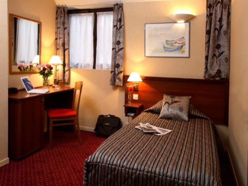 Hotel Izzy Issy-les-Moulineaux Oda fotoğraf