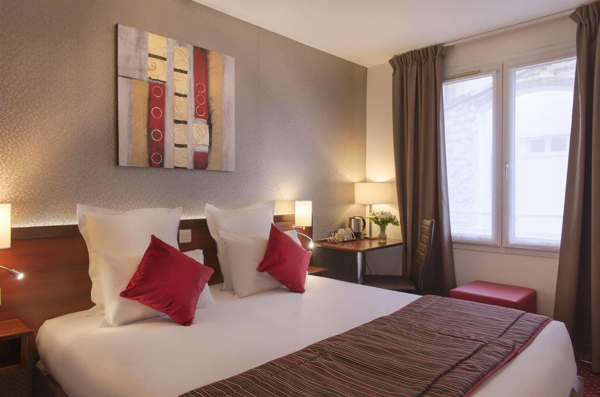 Hotel Izzy Issy-les-Moulineaux Oda fotoğraf